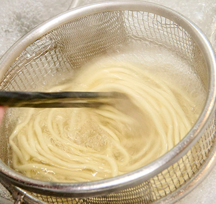 麺茹で